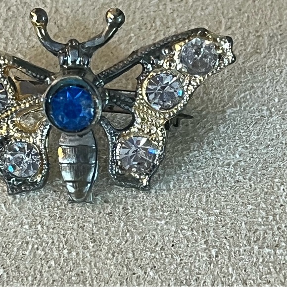Antique Silver Insect Brooch with Blue and White Stones - Picture 5 of 8